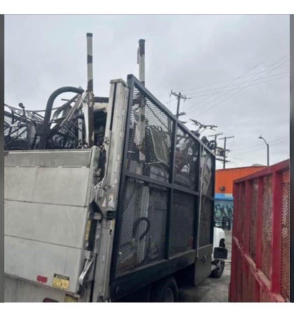 Se Recoge Metal ( I Do Pick Up Metal)