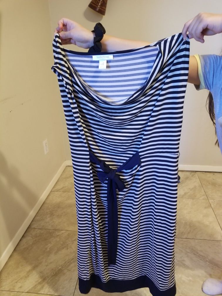 Maternity clothes