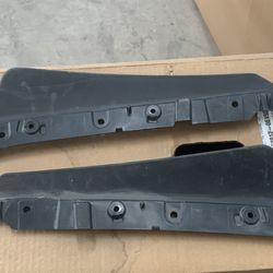 Range Rover Vogue L460 Front Bumper Left and Right Side Mud Guard M8E2-17F018-A Genuine