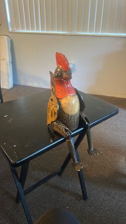 Vintage Hand Painted Carved Rooster Chicken Sitting with Movable Legs And Wings