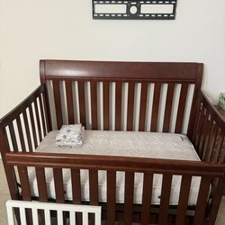 Delta Children 4 in 1 crib