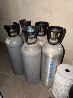 Grow Room Equipment – Bluelab, Gavita, Titan CO₂ & Tanks