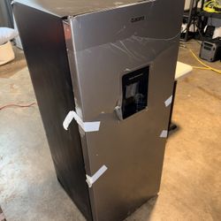 Galanz 6.5cu Ft Refrigerator 