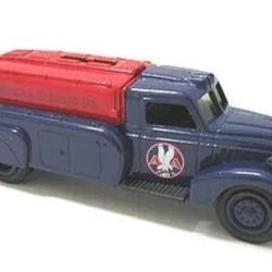 Ertl Company H827American Airline 1939 Dodge Airflow Coin Bank Die Cast Truck BNIB.