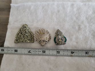 Vintage Collectible Fur Or  Scarf Clips