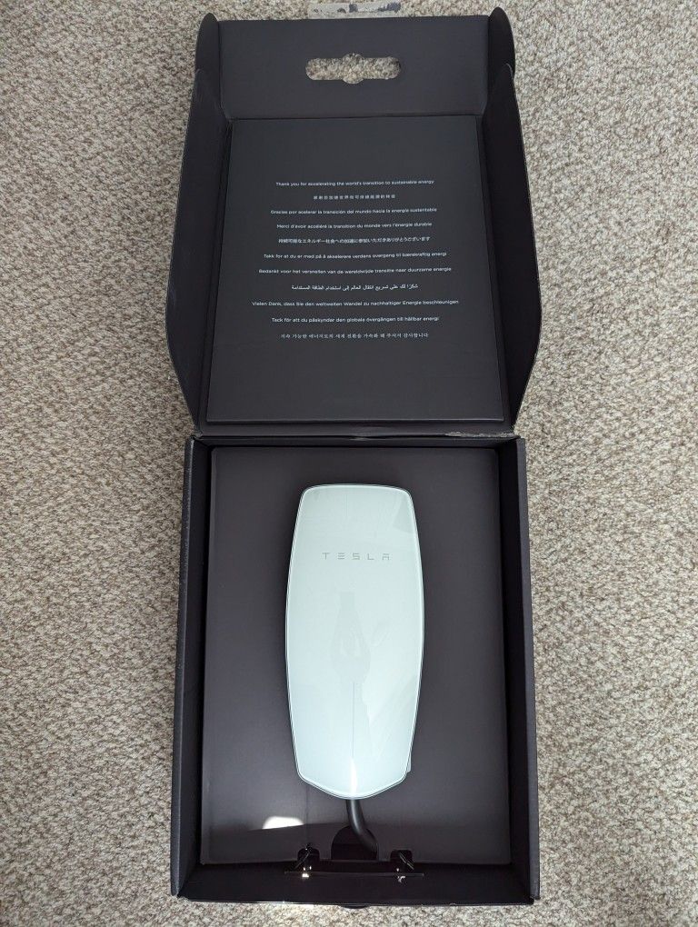 Tesla Wall Connector