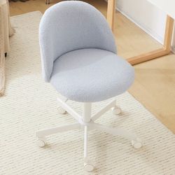 Blue desk chair 