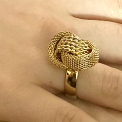 Vintage Gold Tone Knot Ring 