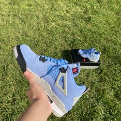 Jordan 4 Retro University Blue