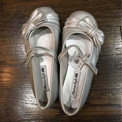 NWT Girl’s ballet Flats Sz 11.5