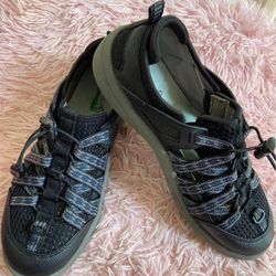 Baretraps Womens Polla Memory Foam Fabric/Mesh Casual Athletics/Size 7