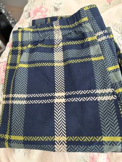 New. Size L 11-13 Plaid leggings.