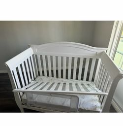 Baby crib. Cuna para Bebe