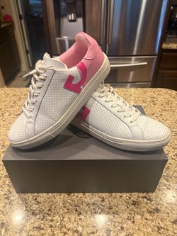Gfore Golf White and Pink Low-Top Sneakers