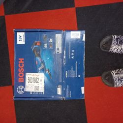 NIB Bosch Brushless Oscillating Multi Tool Kit