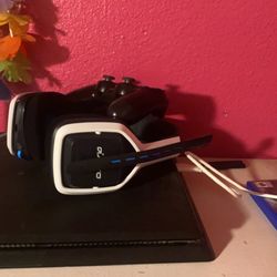 Ps4 With 3tb And Accessories/ Games 