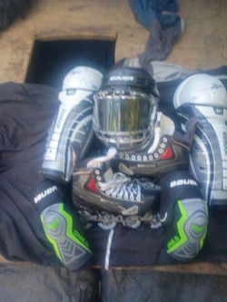 Bauer roller blades Bauer helmet Bauer elbow wraps Reebok shingaurdsletpet