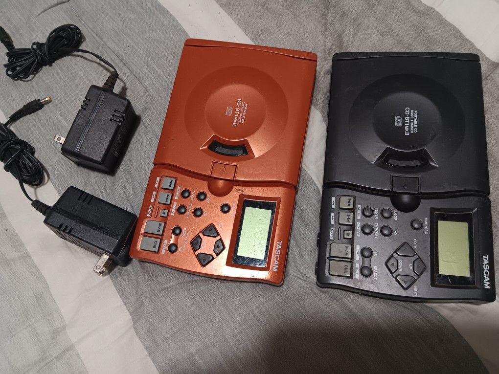 TASCAM Portable CD Guitar Trainer CD-GT1 MKII Orange with AC Adapter