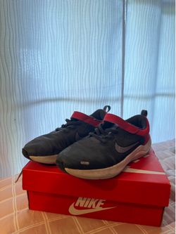 Nike running shoes boy