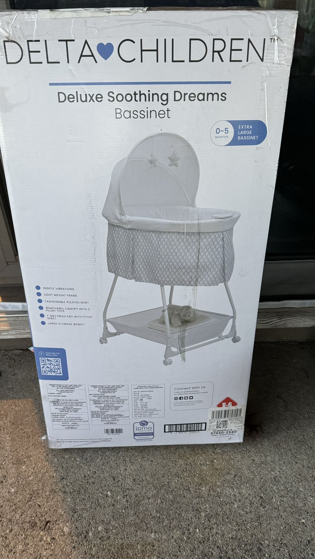 Delta Children Deluxe Soothing Dreams Bassinet