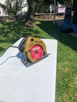 Gd. Cond. Skilsaw 2.5HP, 71/4 Circular Saw W/ Brand New Blade