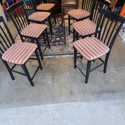 7 Matching Kitchen Chairs