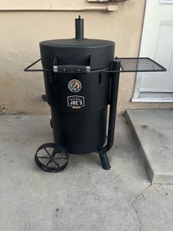 Oklahoma Joe Bronco Drum smoker