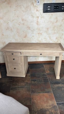 Pottery Barn Livingston Writing Desk (57”) – Excellent Condition