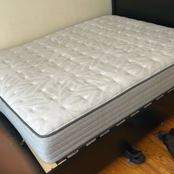 queen size bed *New*
