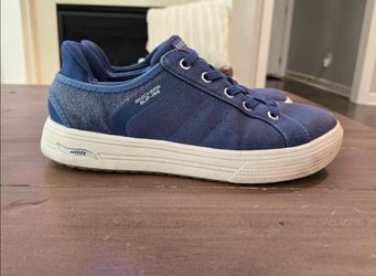 Womens SIZE 7.5 Skechers Air-Cooled Arch Fit slip on shoes, sneakers