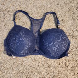 Victoria's Secret Bra 34D for Sale in Bonney Lake, WA - OfferUp