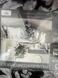 Full/Queen Comforter Set