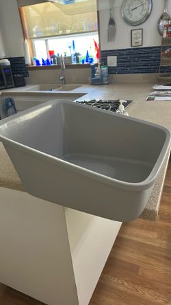 Kitty Litter Box - New -