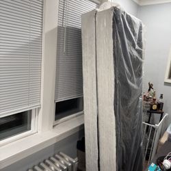 Queen Box Spring ( 2 Twins ) 