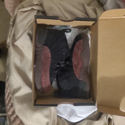 Jordan Retro 12  Toddler 9c (Black And Burgundy)