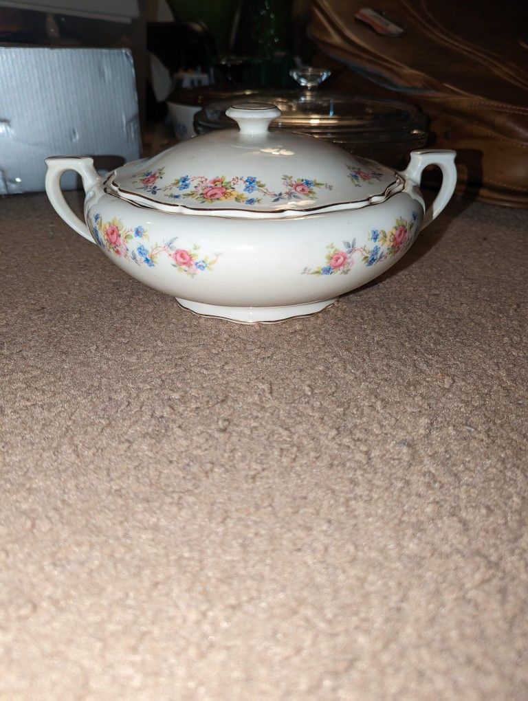 Vintage 24k Gold Trim Porcelain Soup Tureen Or Serving Dish With Lid