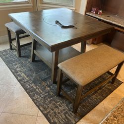 Breakfast Table w/ Turntable