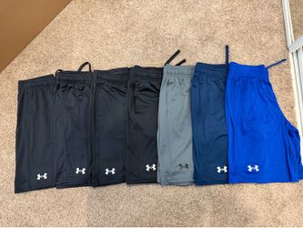 Under Armour Boys Athletic Shorts - Large