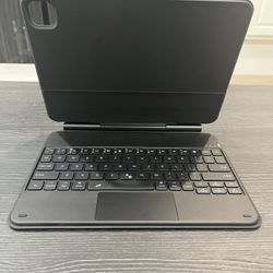 iPad Pro 11 Inch Floating keyboard Case