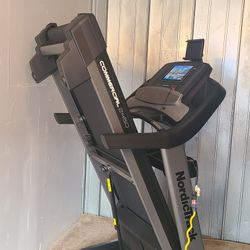 Commercial 2450 Nordictrack Treadmill 