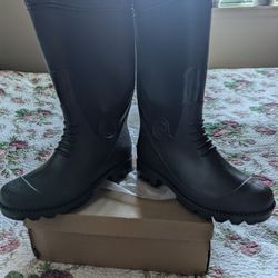 New Rubber Boots . Size 7. Price negotiable 