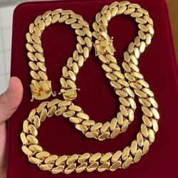 22MM Cuban Link Set 14k Gold Plated Doesn't Loses Color 