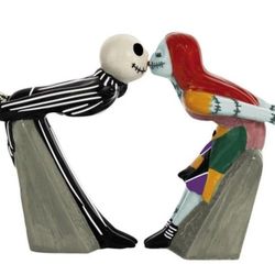 Disney The Nightmare Before Christmas Jack and  Sally  Kiss Shakers 💀💋✨️