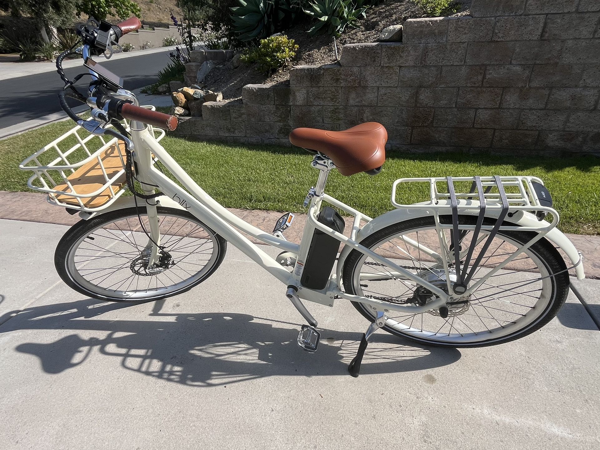 Blix Aveny Electric Bike Beach Cruiser