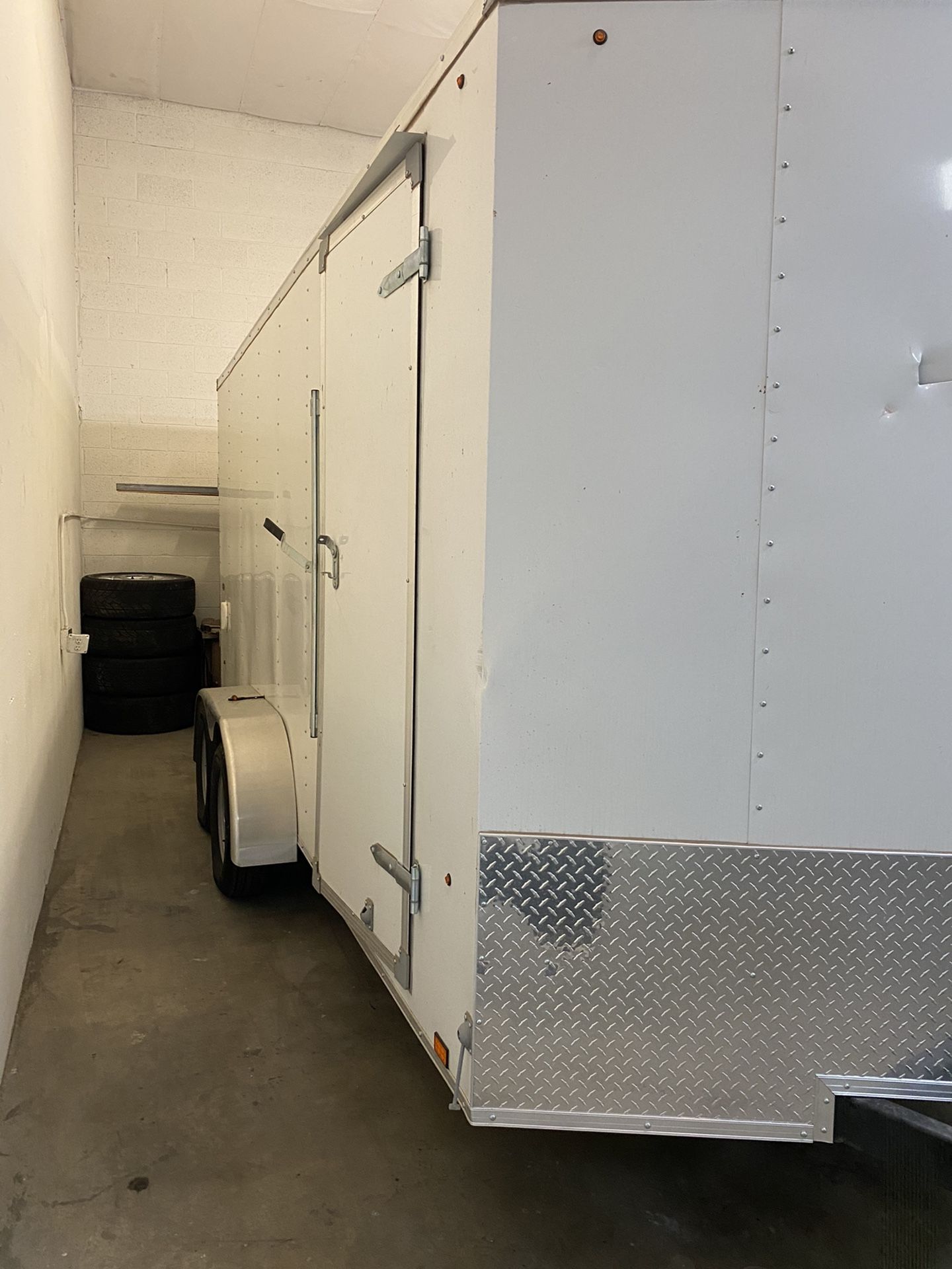 16 x7 foot Enclosed Trailer Tandem Axle