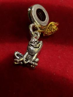 Frog lovers I have 3 fashion idk if they're r considered charms or can be used as a pendant...