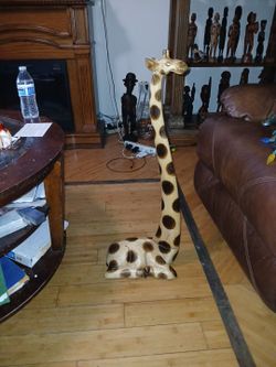 Hand-Carved Wooden Giraffie Sitting Statue 31" Tall