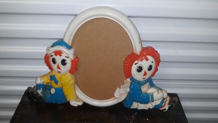 VTG. RAGGEDY ANNE and ANDY FRAME 1977