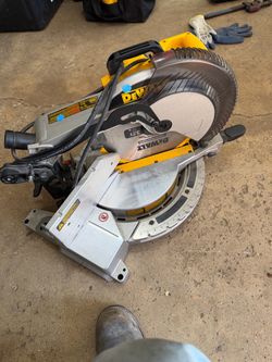 Dewalt saw