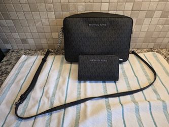 Michael Kors Jet Set Travel Scarlet MK CrossBody Bag & Wallet Set